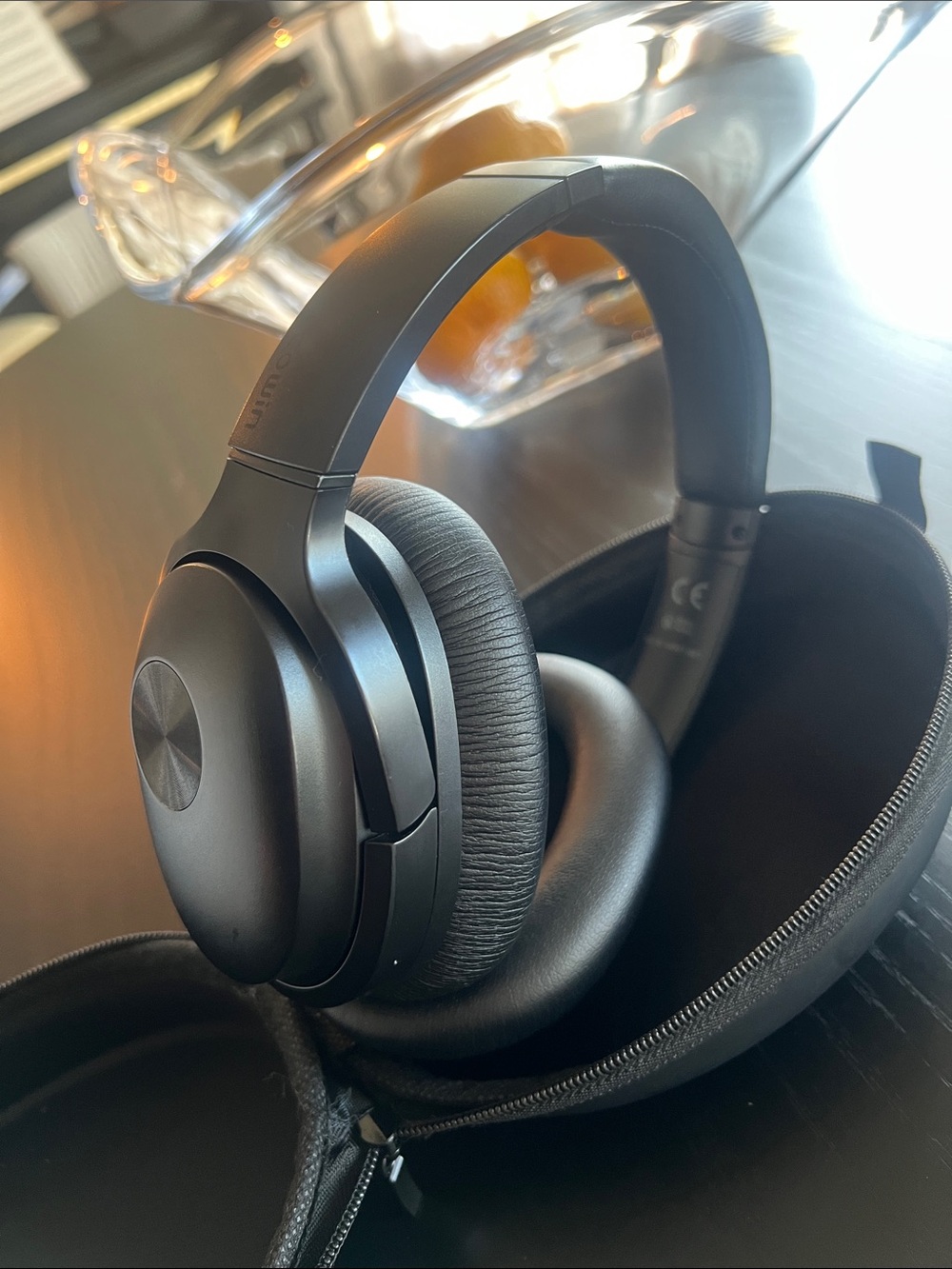EUC 🎧 COWIN e7 headset Bluetooth with charger and case black travel noise cancel